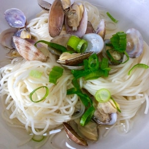 〆にご機嫌、あっさり浅蜊の素麺